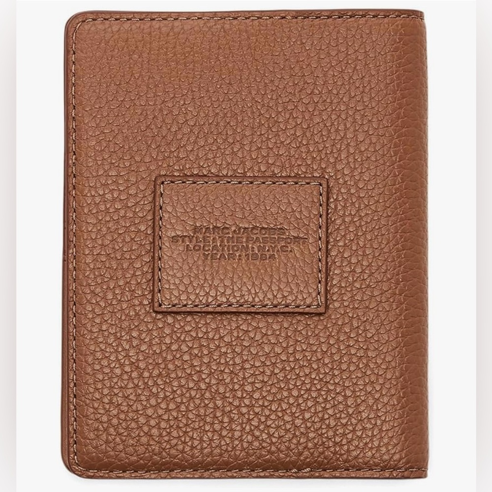 Marc Jacobs Tan Leather Passport Cover - Picture 2 of 3